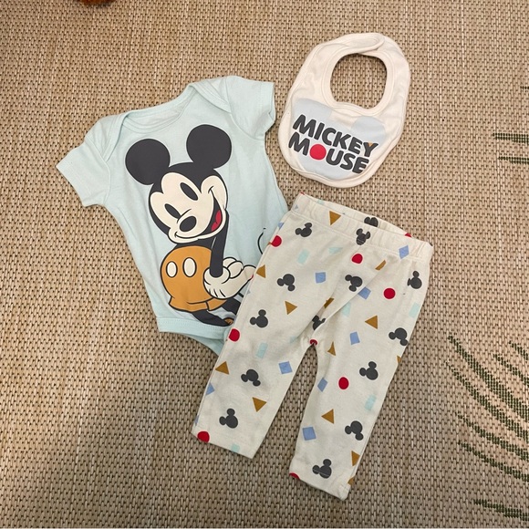 Disney Baby Mickey Mouse Three Piece Outfit Size 0/3 - Picture 1 of 2